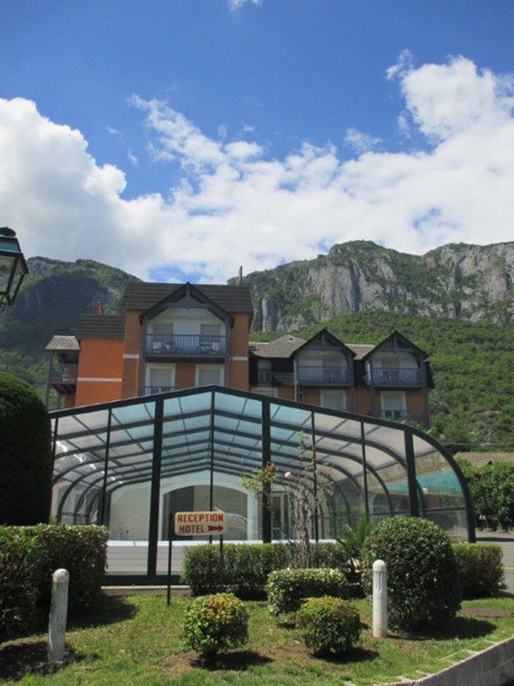 Hotel Chez Pierre D'Agos Exteriör bild