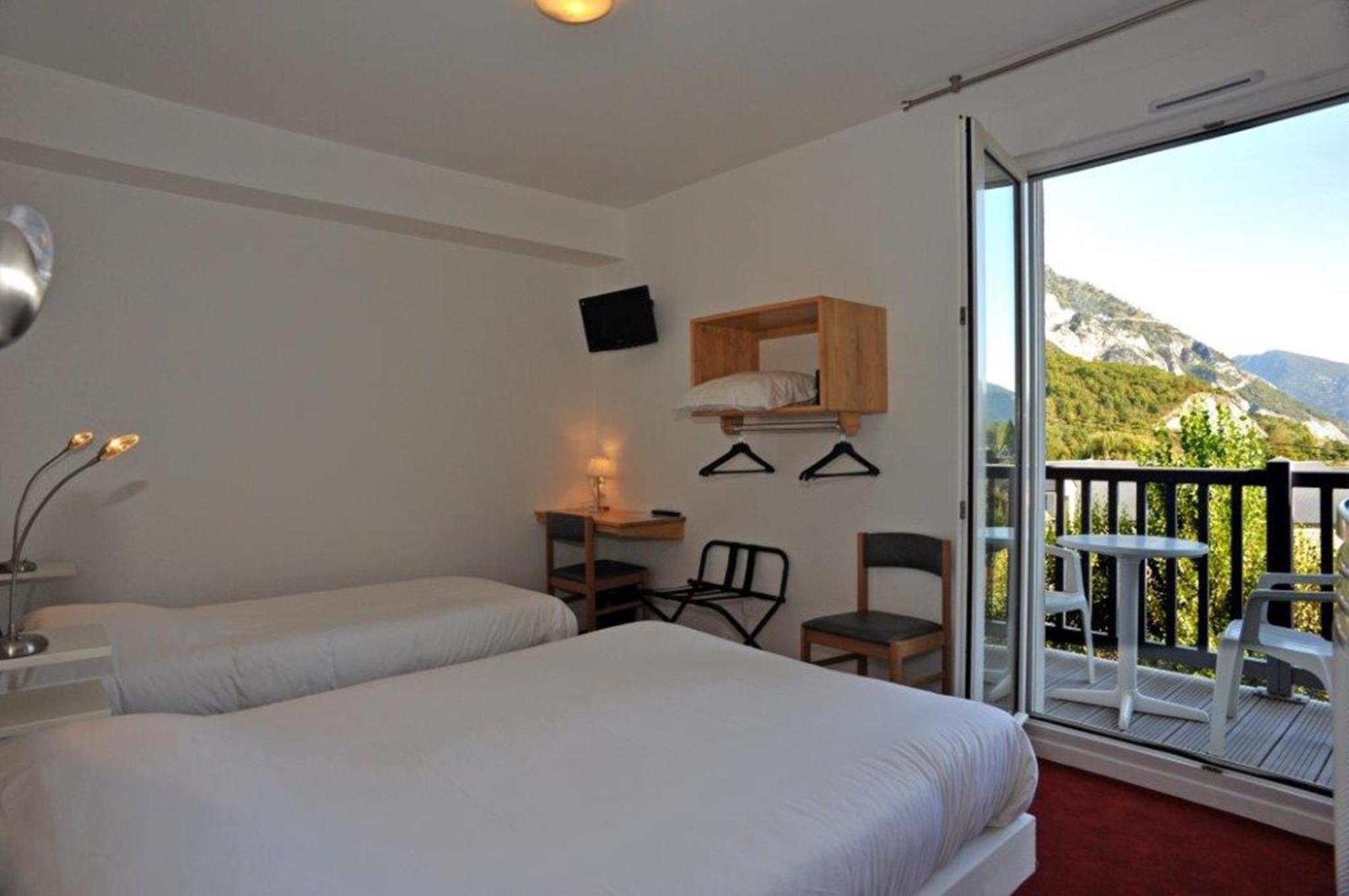 Hotel Chez Pierre D'Agos Rum bild